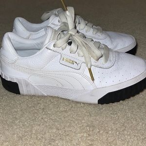 Womens PUMA sneakers.